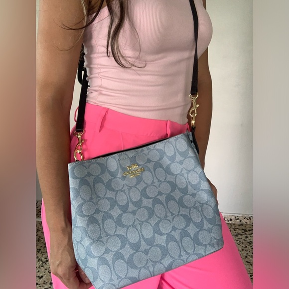 Crossbody bag - Picture 8 of 16